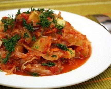 Овощное рагу с капустой и картофелем