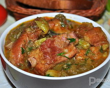 Овощное рагу с копчеными ребрышками