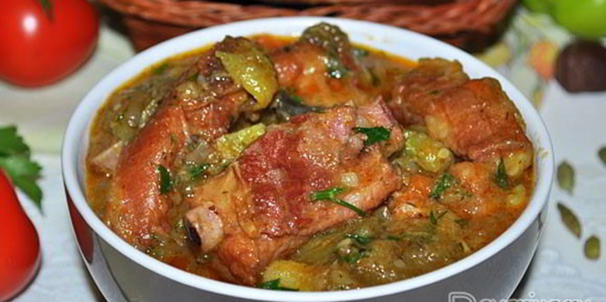 Рецепт овощного рагу с копчеными ребрышками