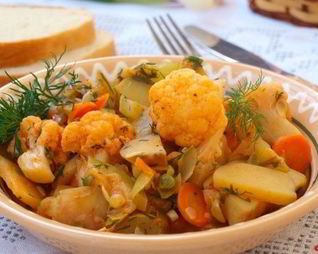 Овощное рагу с цветной капустой и картошкой