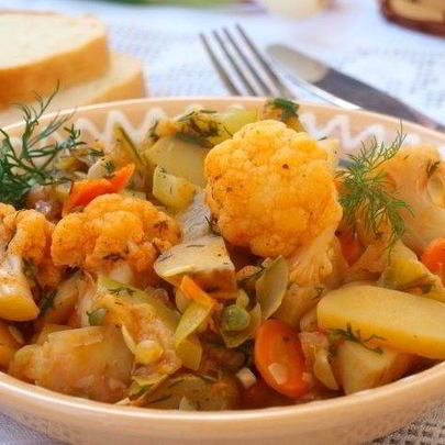 Овощное рагу с цветной капустой и картошкой