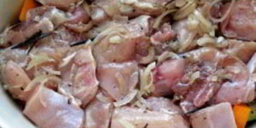 рагу из маринованного кролика с овощами и грибами