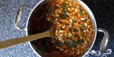 рагу с фасолью и мангольдом