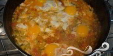 рататуй с яйцом