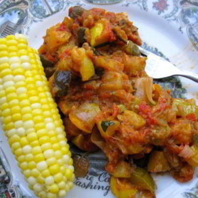 Рататуй со свежим базиликом