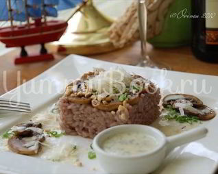 Красное ризотто с горгонцоловым соусом