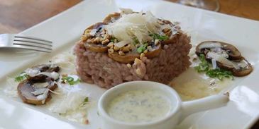 красное ризотто с горгонцоловым соусом