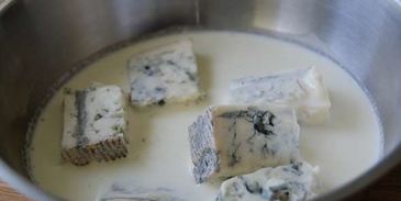 красное ризотто с горгонцоловым соусом