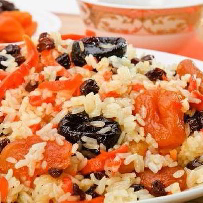 Овощное ризотто с сухофруктами
