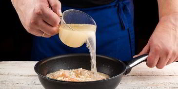 ризотто с креветками и мидиями