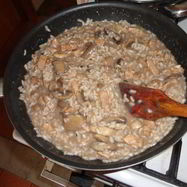 Рецепт Ризотто с курицей и грибами в красном вине