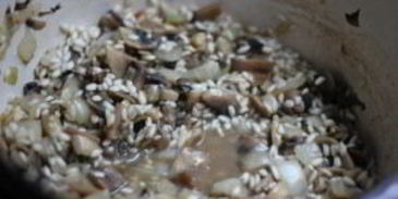 ризотто с шампиньонами и луком