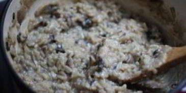 ризотто с шампиньонами и луком