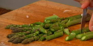 ризотто со спаржей и пармской ветчиной