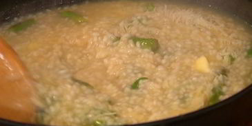 ризотто со спаржей и пармской ветчиной