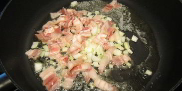 запеченное в духовке ризотто с луком-пореем и панчеттой