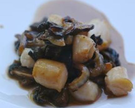 Гребешки в сливочном соусе с грибами