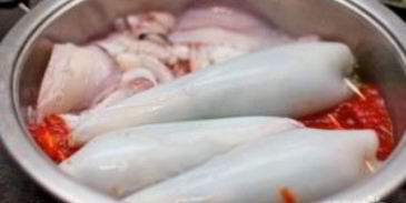 кальмары, фаршированные шпинатом