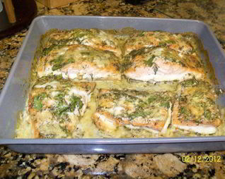 Лосось в духовке под пикантным соусом