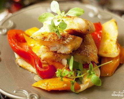 Минтай с овощами