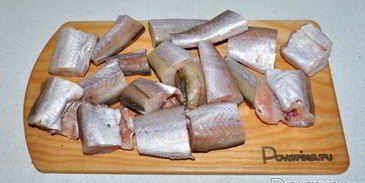 минтай, тушенный с овощами в сливках