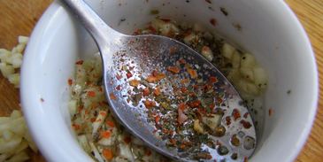 речная рыба в мультиварке с лимонами на пару