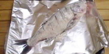 рыба в духовке со сметаной