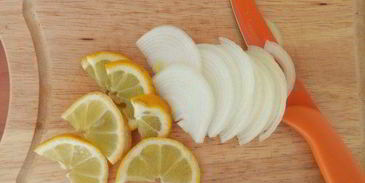 скумбрия с лимоном и луком