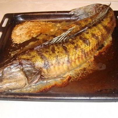 Судак фаршированный целиком