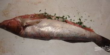 судак фаршированный целиком