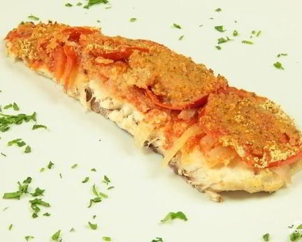 Запеченная рыба в томатном соусе