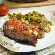 Рецепт Запеченной семги с брынзой и помидорами