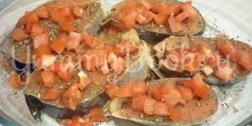 запеченная семга с брынзой и помидорами