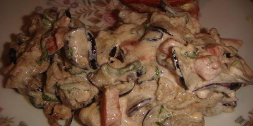 Рецепт салата-гарнира с баклажанами и помидором