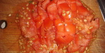 салат-гарнир с баклажанами и помидором