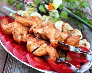 Куриный шашлык в томатном соусе