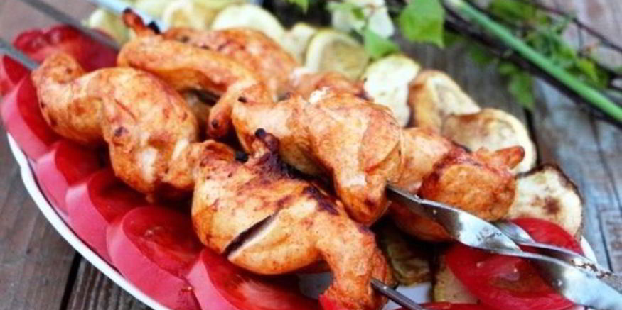 Рецепт куриного шашлыка в томатном соусе