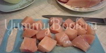 куриные шашлычки на шпажках красное и белое