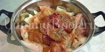 куриные шашлычки на шпажках красное и белое