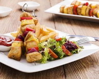 Шашлычки из курицы с ананасом