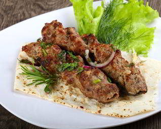 Шашлык из баранины с бальзамическим уксусом и розмарином