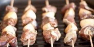 шашлык из говядины на шпажках