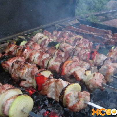 Шашлык из свинины с киви