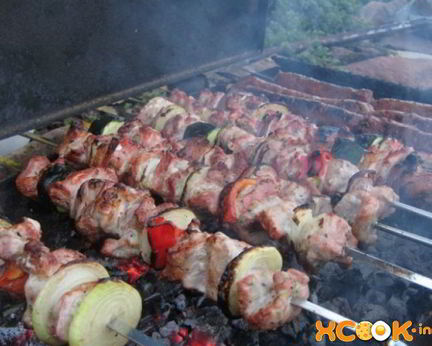 Шашлык из свинины с киви