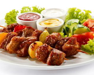 Свиной шашлык в маринаде из уксуса, майонеза и горчицы