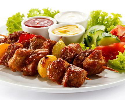 Свиной шашлык в маринаде из уксуса, майонеза и горчицы