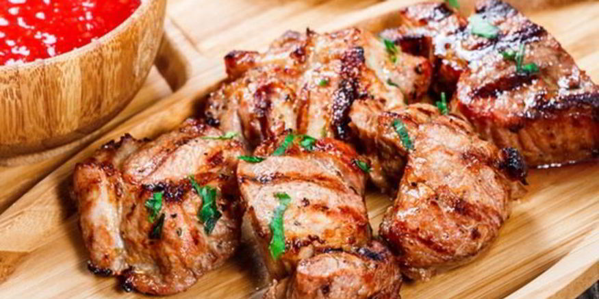 Рецепт свиного шашлыка в маринаде с луковым соком