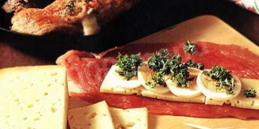 Рецепт шницеля из свинины на сковороде по-датски