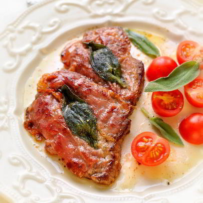 Шницель из телятины с прошутто и шалфеем