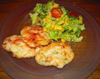 Шницель по-венециански с легким салатиком из кукурузы